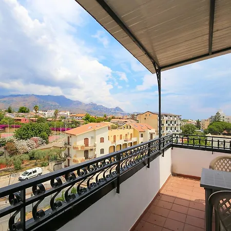 Attico Recanati Giardini Naxos